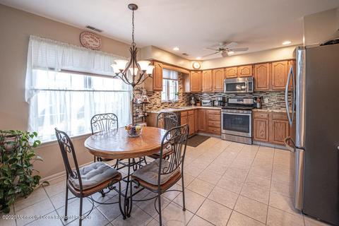 19 Abercorn Ct, Jackson, NJ 08527 photo 9