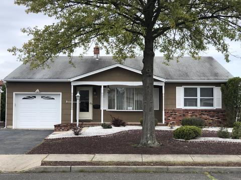 13 Mapleton Rd, Toms River, NJ 08757 photo 1