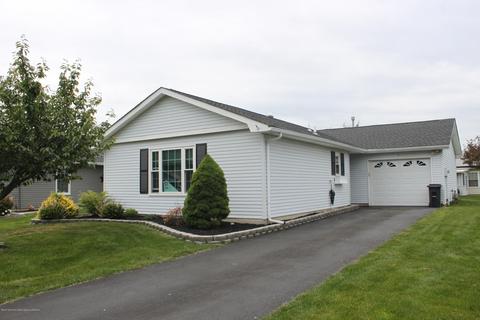 3 Rushmore Dr, Brick, NJ 08724 photo 2