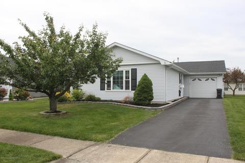 3 Rushmore Dr, Brick, NJ 08724 photo 1