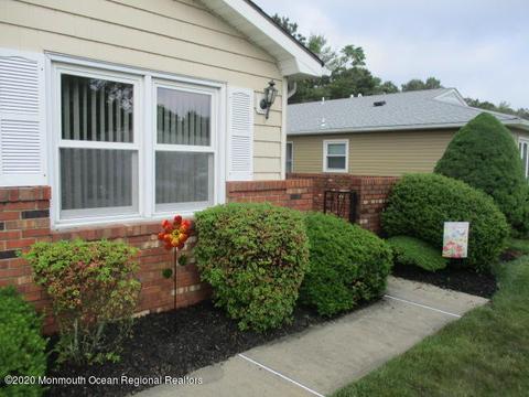 75 Meadowbrook Rd, Brick, NJ 08723 photo 2