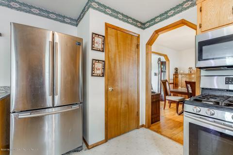 28 Laurel Ave, Pine Beach, NJ 08741 photo 4