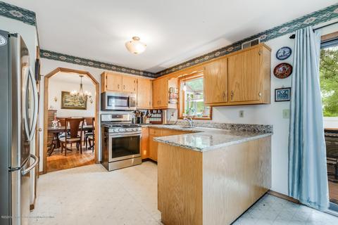 28 Laurel Ave, Pine Beach, NJ 08741 photo 2