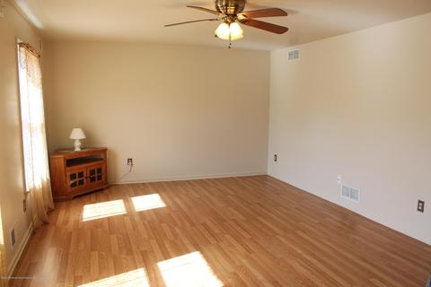 59 Longpoint Dr, Brick, NJ 08723 photo 7