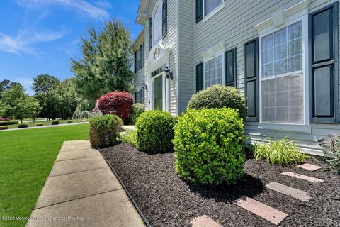 4 Reagan Dr, Jackson, NJ 08527 photo 2