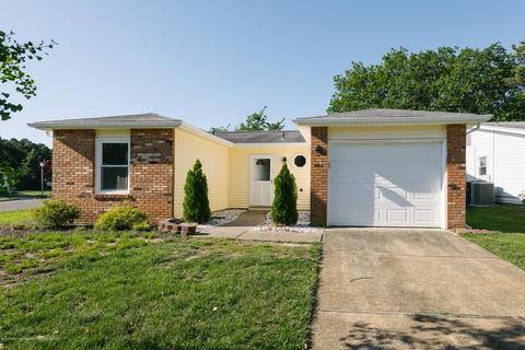 89 Regent Cir, Brick, NJ 08723 photo 1