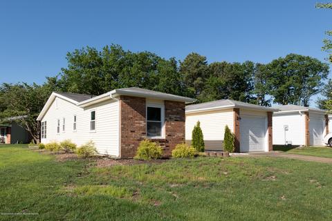 89 Regent Cir, Brick, NJ 08723 photo 2