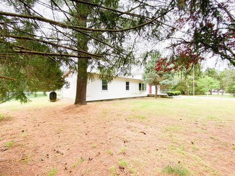 305 Sapphire Dr, Jackson, NJ 08527 photo 2