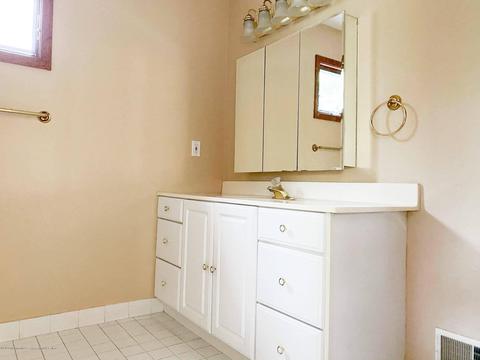 305 Sapphire Dr, Jackson, NJ 08527 photo 10