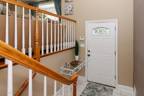 109 Lee Dr, Middlesex, NJ 08846 photo 8
