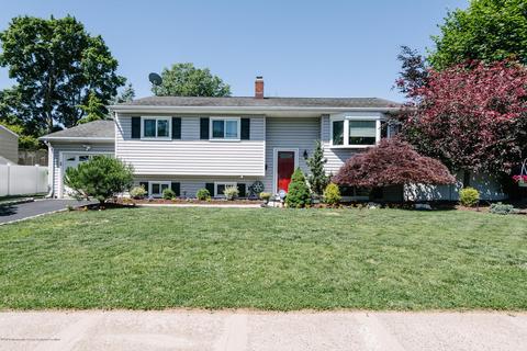 109 Lee Dr, Middlesex, NJ 08846 photo 4