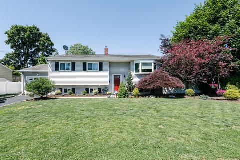 109 Lee Dr, Middlesex, NJ 08846 photo 2