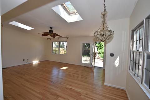 9 Crescent Dr, Brielle, NJ 08730 photo 2