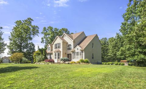 4 Emma Ln, Jackson, NJ 08527 photo 2
