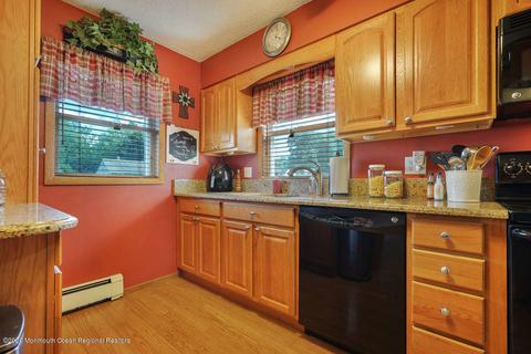 47 Walnut St, Edison, NJ 08817 photo 11