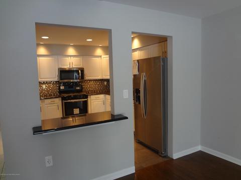 34 Bramble Ln, Matawan, NJ 07747 photo 4