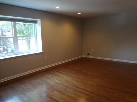 34 Bramble Ln, Matawan, NJ 07747 photo 12