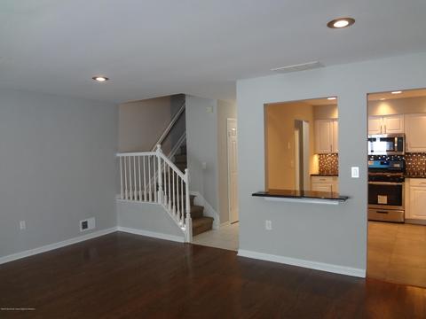 34 Bramble Ln, Matawan, NJ 07747 photo 5