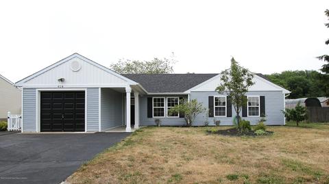 418 Cheyenne Dr, Waretown, NJ 08758 photo 1
