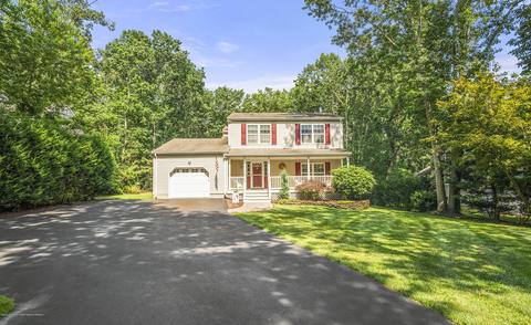 571 Constitution Dr, Jackson, NJ 08527 photo 2