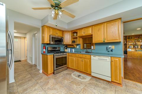 40 Kiwi Loop, Howell, NJ 07731 photo 14
