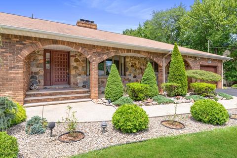 40 Pine St, Old Bridge, NJ 08857 photo 4