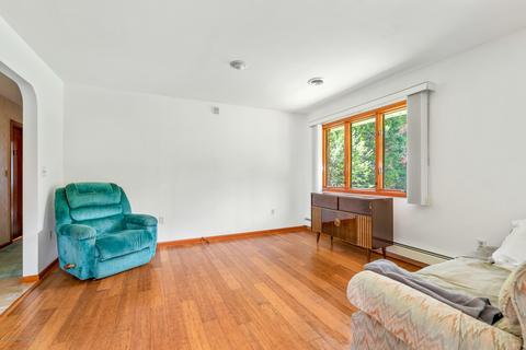 40 Pine St, Old Bridge, NJ 08857 photo 13