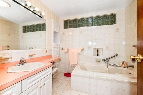 40 Pine St, Old Bridge, NJ 08857 photo 23