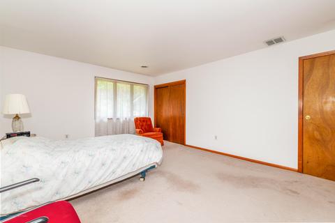 40 Pine St, Old Bridge, NJ 08857 photo 27