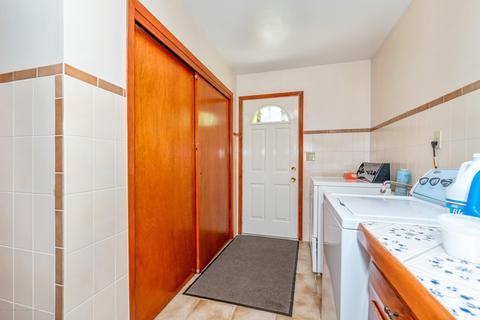 40 Pine St, Old Bridge, NJ 08857 photo 20