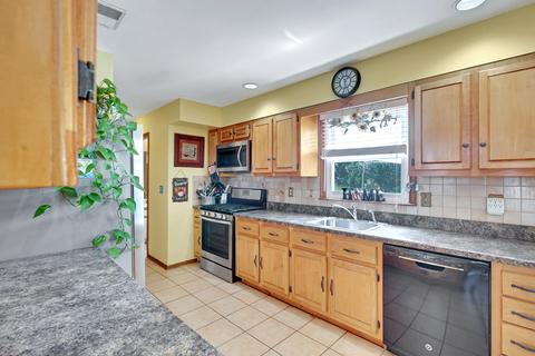 14 Red Cedar Run, Jackson, NJ 08527 photo 5