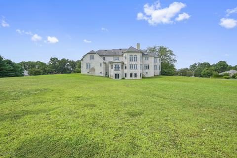7 Maple Leaf Dr, Holmdel, NJ 07733 photo 6