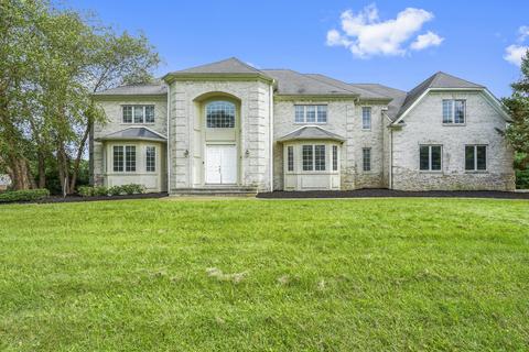 7 Maple Leaf Dr, Holmdel, NJ 07733 photo 1