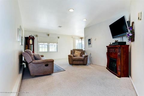 47 Blake Cir, Brick, NJ 08724 photo 4