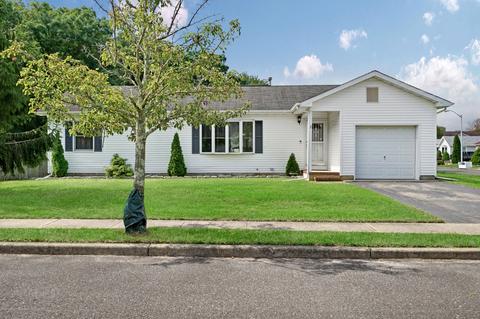 2 Chickasaw Dr, Waretown, NJ 08758 photo 1