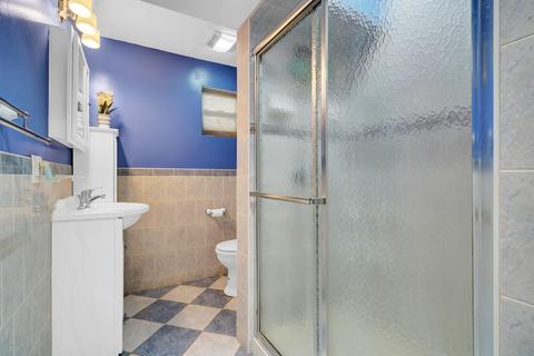 15 Waverly Dr E, Edison, NJ 08817 photo 17
