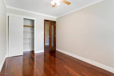 28 Arrowsmith Ct, Matawan, NJ 07747 photo 16
