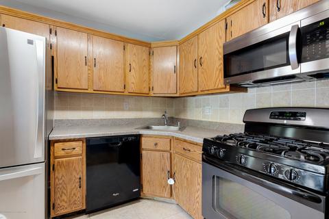 28 Arrowsmith Ct, Matawan, NJ 07747 photo 8