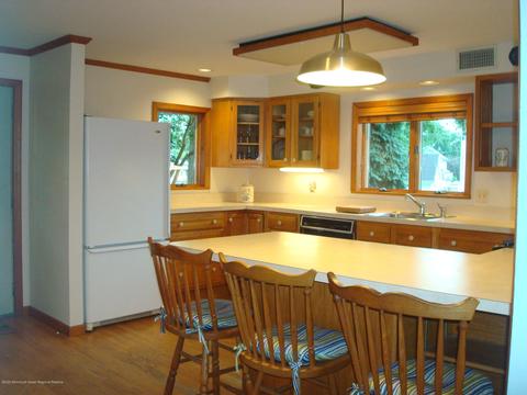 73 Hull Ave, Freehold, NJ 07728 photo 3