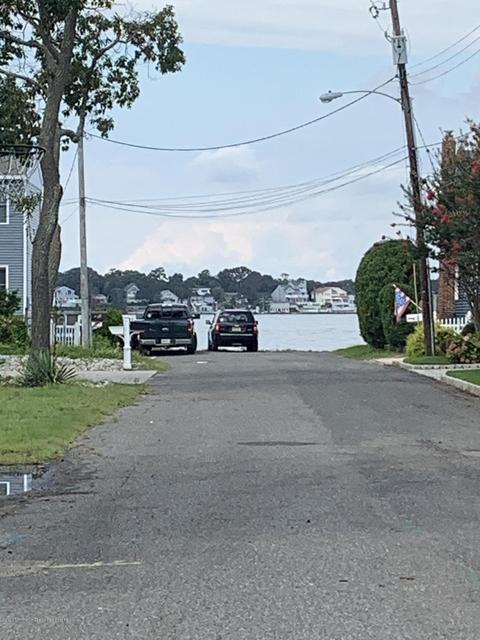 4 Riverview Dr, Brick, NJ 08723 photo 3