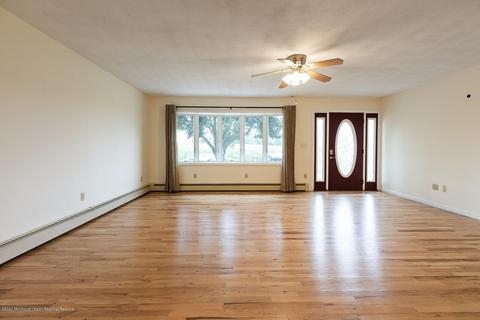 386 Croshaw Rd, Wrightstown, NJ 08562 photo 4