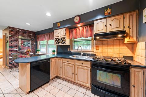 2 Sutton Ct, Matawan, NJ 07747 photo 6