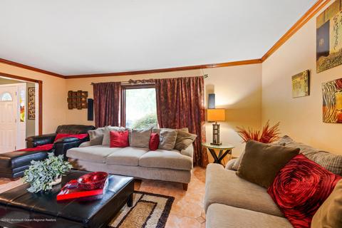 2 Sutton Ct, Matawan, NJ 07747 photo 5