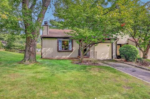24 Arrowsmith Ct, Matawan, NJ 07747 photo 1