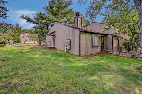 24 Arrowsmith Ct, Matawan, NJ 07747 photo 19