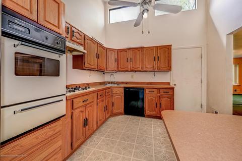 24 Arrowsmith Ct, Matawan, NJ 07747 photo 8