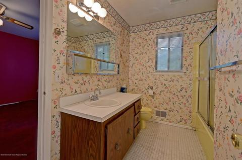 24 Arrowsmith Ct, Matawan, NJ 07747 photo 13