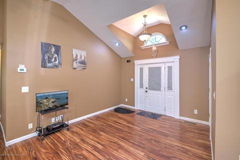 2 Doyle Rd, Matawan, NJ 07747 photo 5