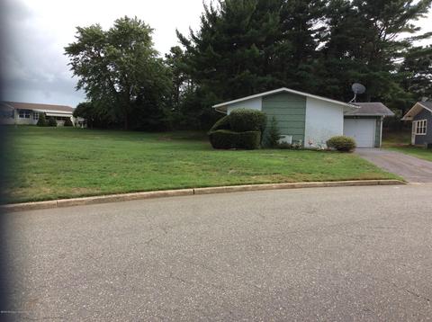 1 Robinson Rd, Brick, NJ 08724 photo 12