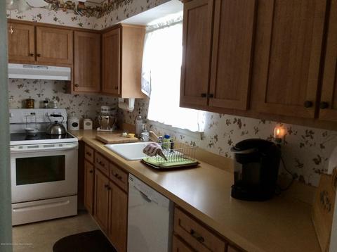 1 Robinson Rd, Brick, NJ 08724 photo 5